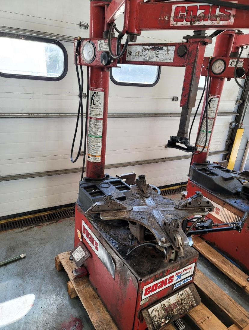 Equipment Transport 2 heavy equipment items for transport to Sunland