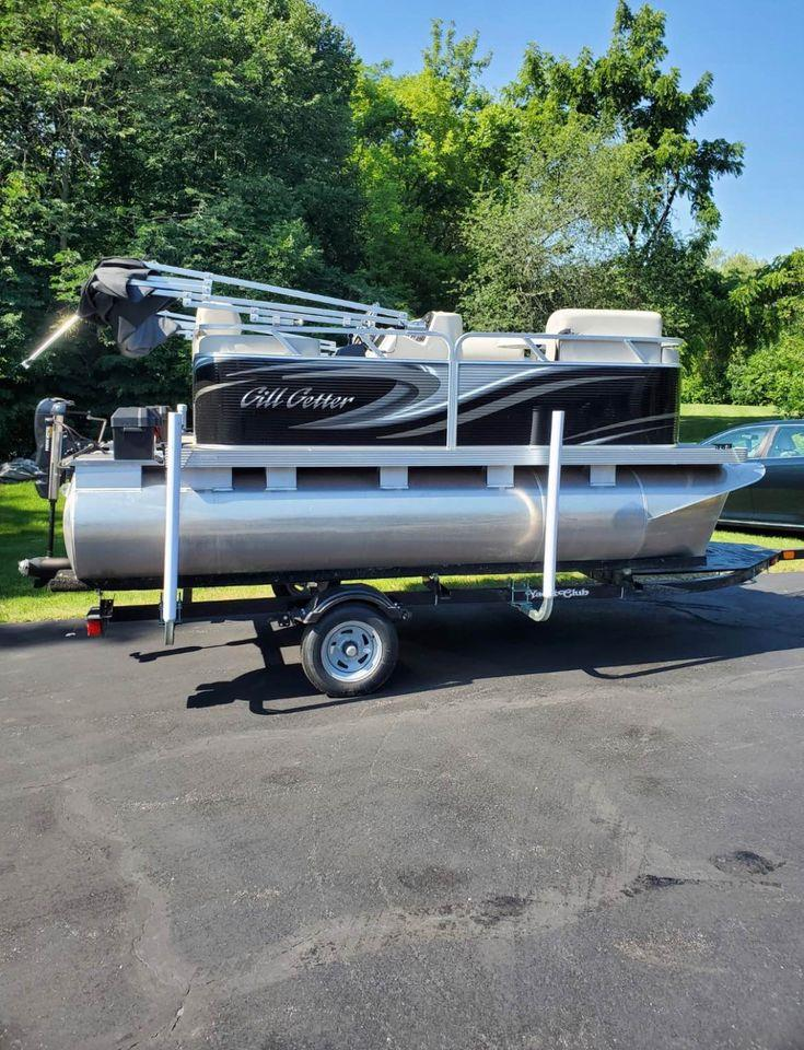 Transport a pontoon boat on trailer ready to go to Mundelein uShip