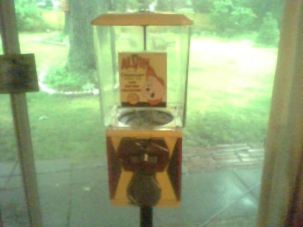 Deliver a Alvin and the chipmunks Gumball Machine to Olympia | uShip