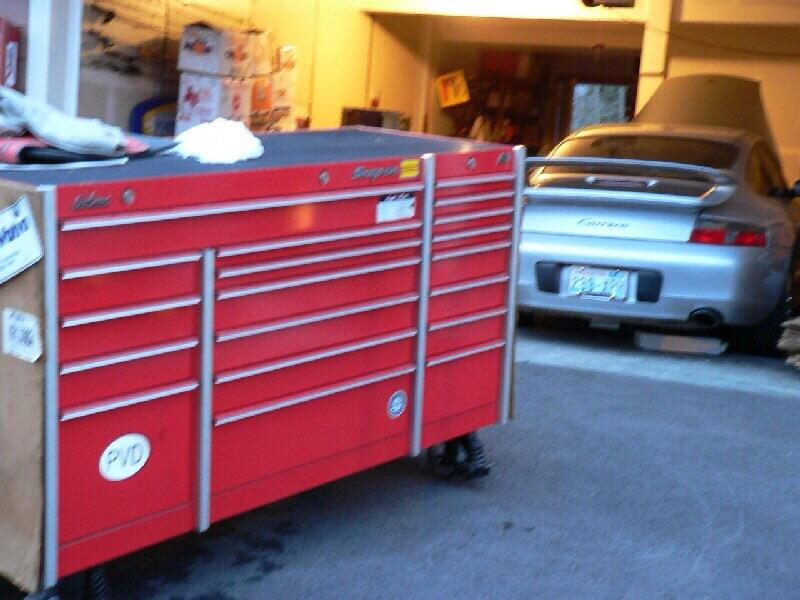 Deliver a Snap On tool box KRL 1003 to El Monte uShip