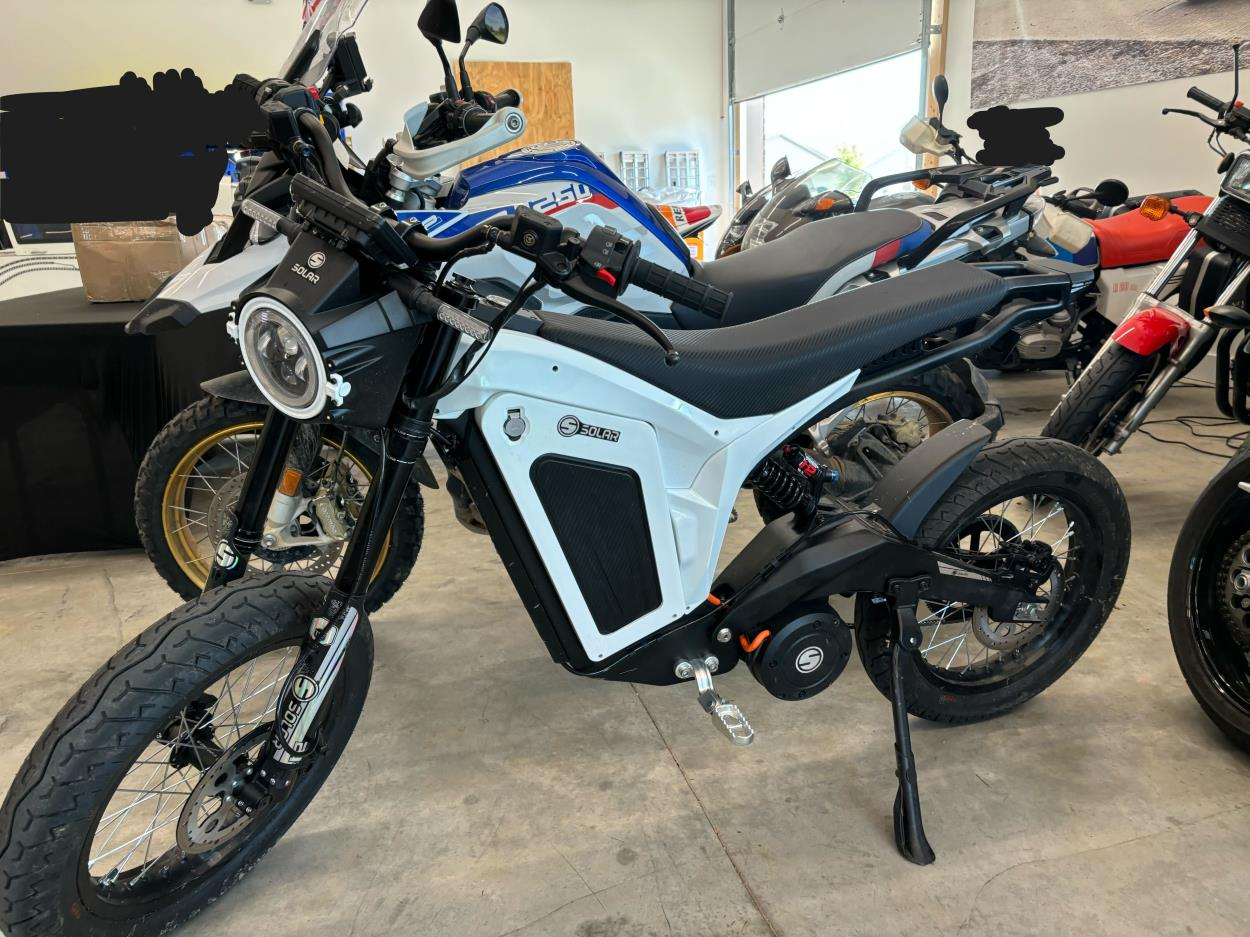 Quote to Ship a 2025 Solar EClipse Off road eBike to Vidor uShip