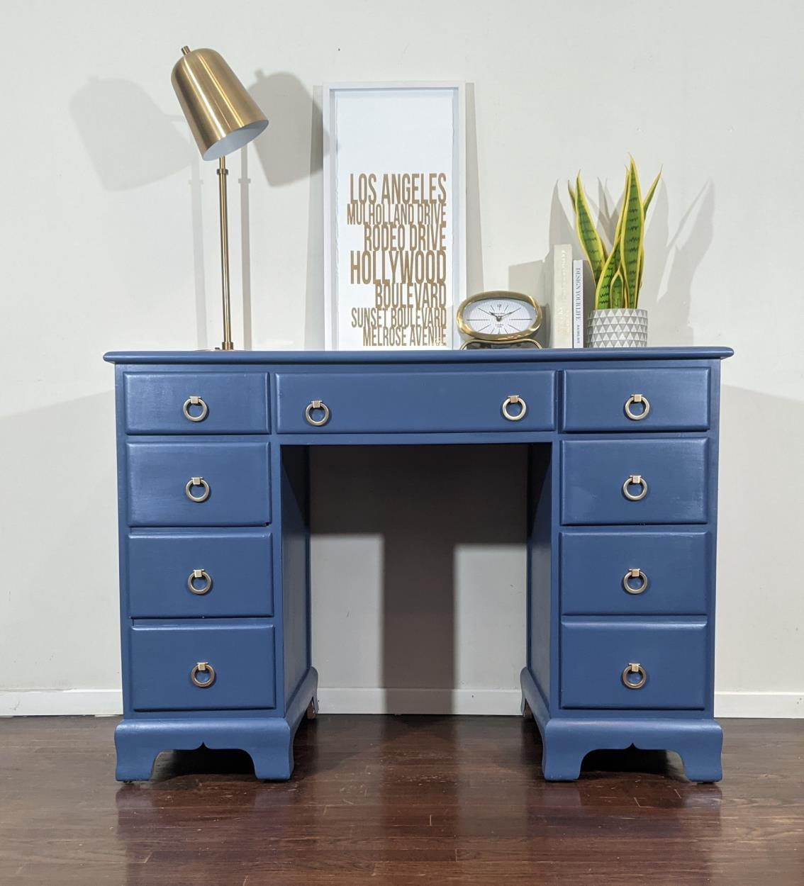 Ship a desk to Burbank uShip