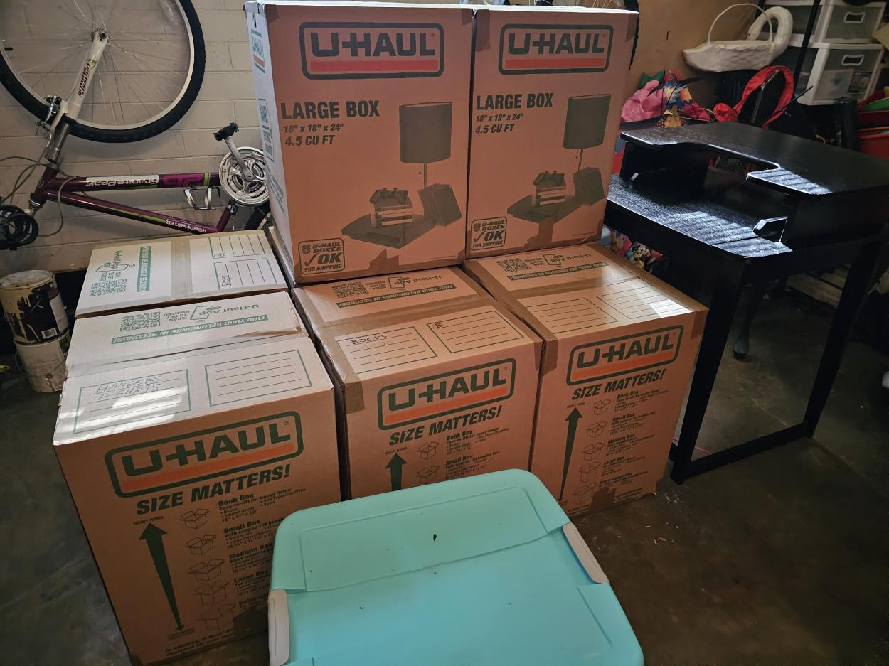 Deliver a 12 boxes for transport to Elk Grove Village uShip