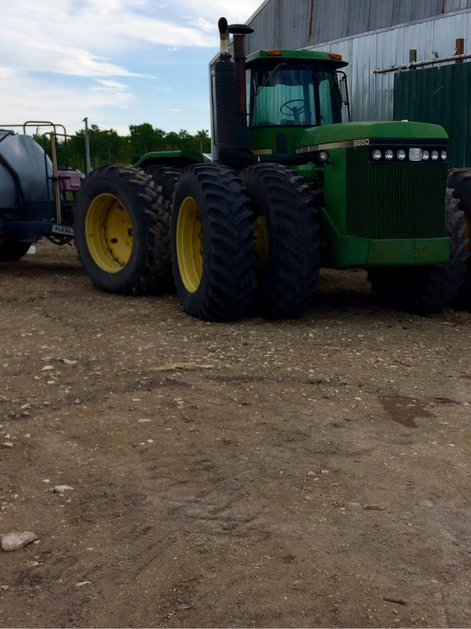 Equipment Movers John Deere 8850 to Sainte Rose du Lac uShip