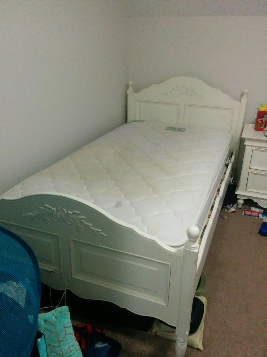 Cheapest Way to Ship a King single slat frame bed and mattress to Newmarket uShip