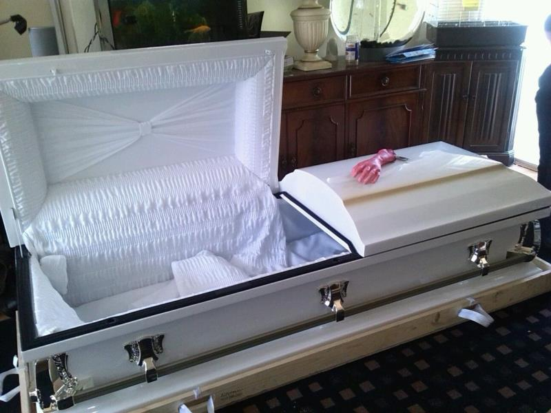 Move a coffin to London uShip