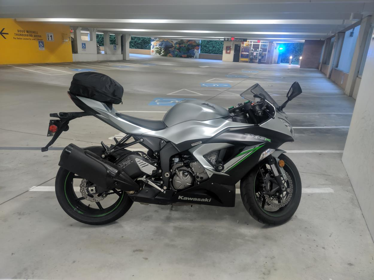 Cost to Transport a 2018 Kawasaki Ninja® ZX™6R ABS to Toronto uShip