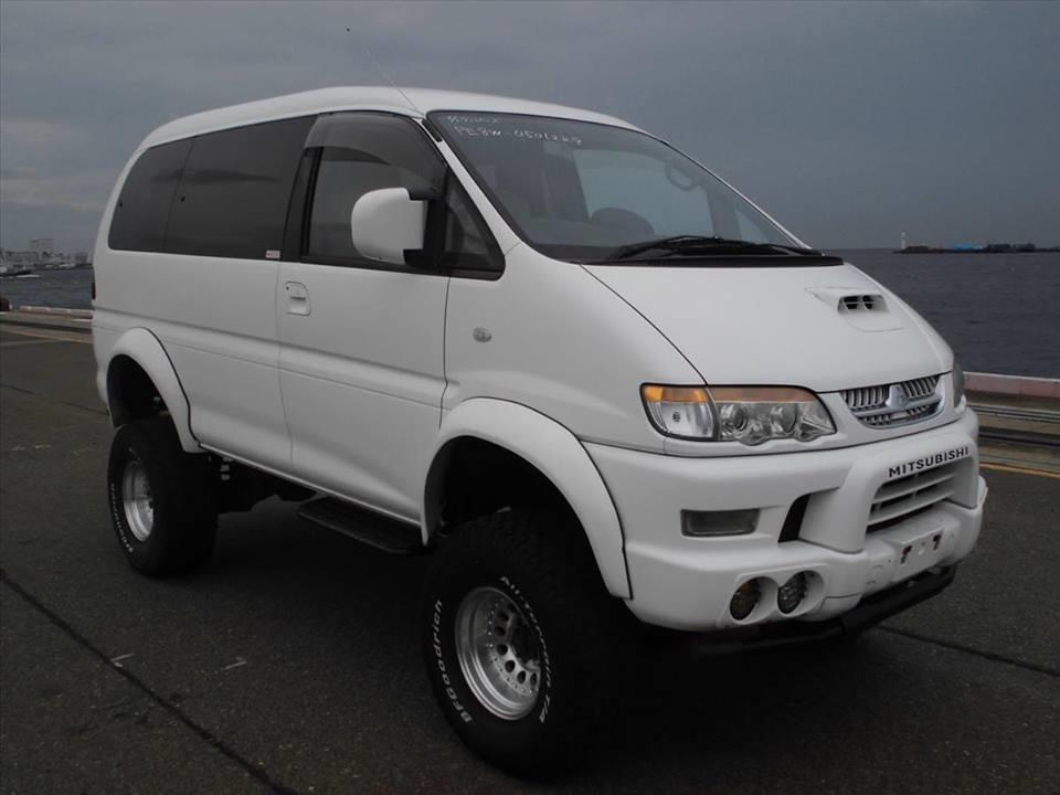 Mitsubishi delica 2000