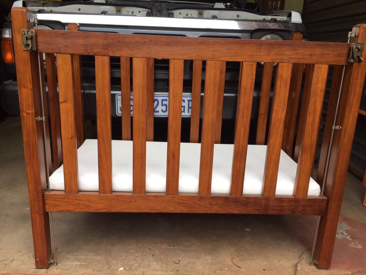 Ship a Cot with 3 piece stroller inside to Cape Town uShip