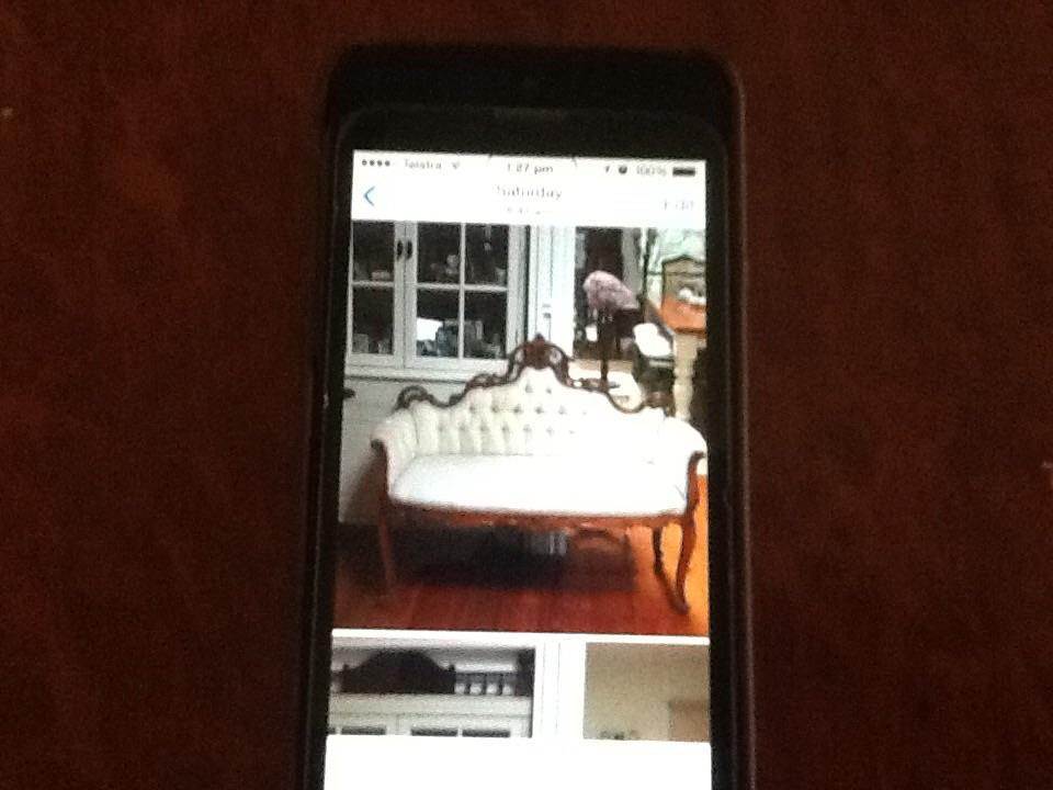 Ship a Vintage loveseat to Bracken Ridge uShip