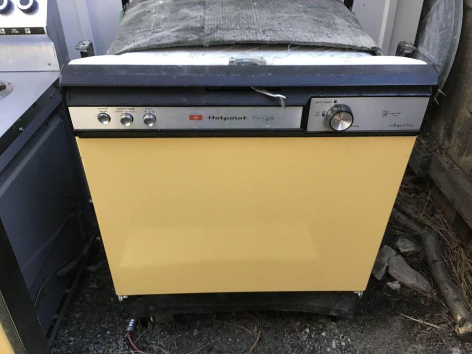 Move a Vintage dishwasher to Everett uShip