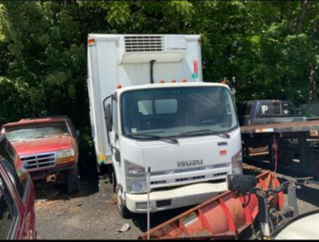 Equipment Transport Isuzu box truck to Newark uShip