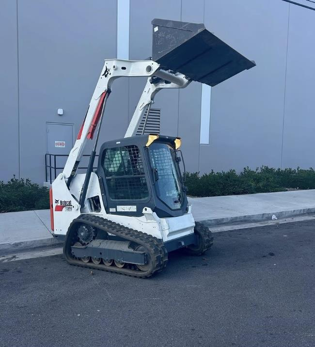 Equipment Movers Bobcat T550 to Minot uShip