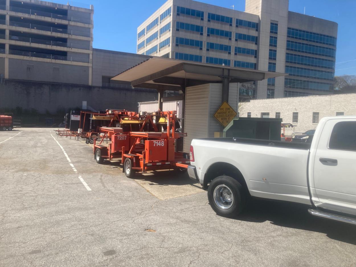 Transport a Tandem Tow & Go Portable Traffic Signals to Gilbert uShip