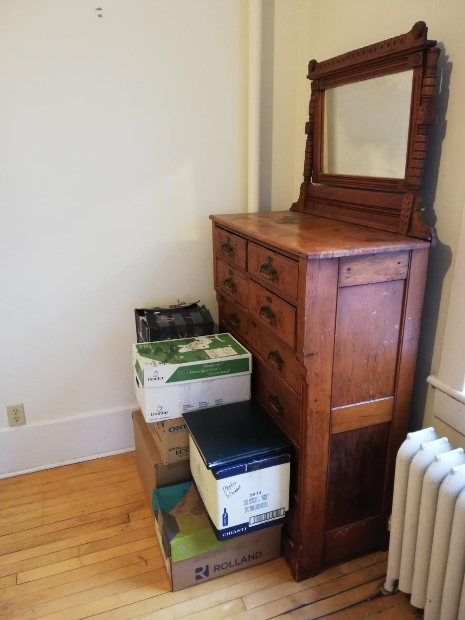 Cost to Ship a Antique dresser and 6 small boxes to Kitchener uShip