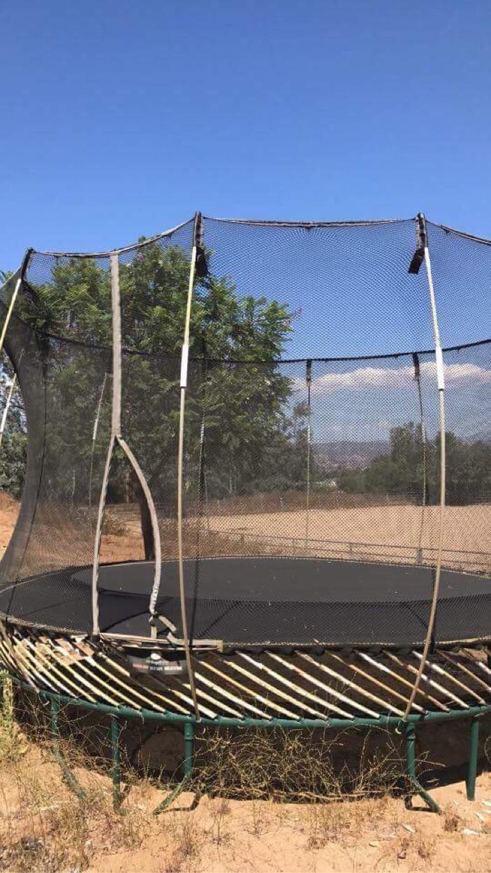 Cost To Transport A Large Springfree Trampoline Sf90 No Enclosure To Los Angeles Uship