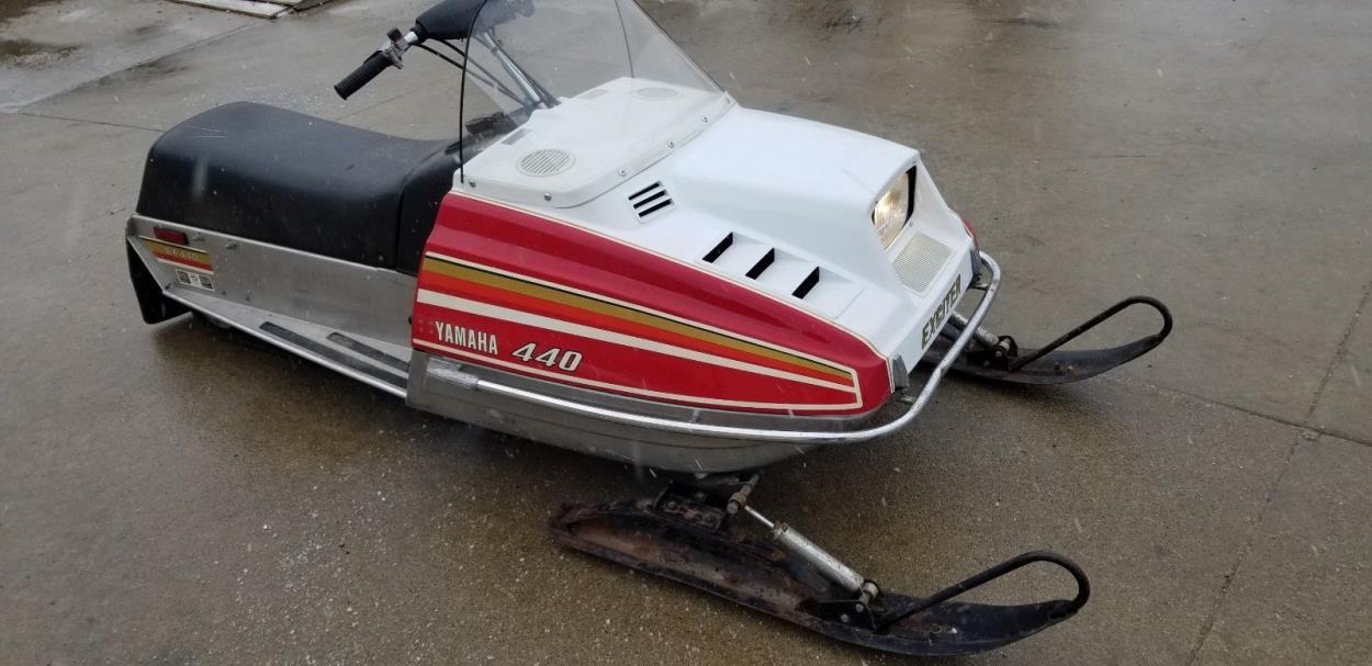 Ship a YAMAHA EXCITER EX440 1976 SNOWMOBILE to Francis Creek uShip