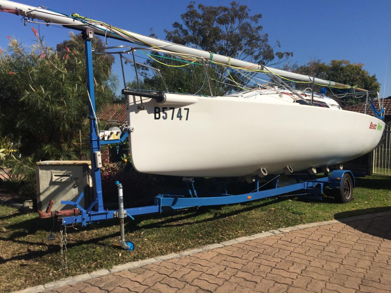 Ship a Elliott 770 Trailable Yacht on Mackay Trailer to Deagon uShip