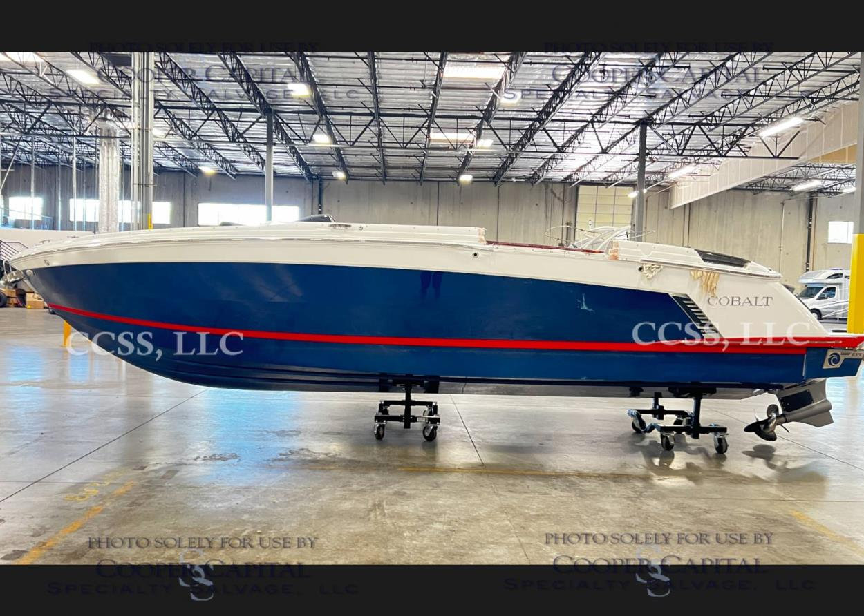 Cost to Ship a wakeboard boat 28' to Maumelle uShip