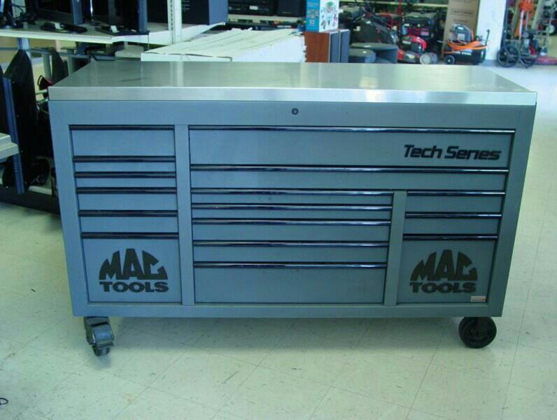Transport a Mechanics Toolbox with full rolling wheels. to Birmingham uShip
