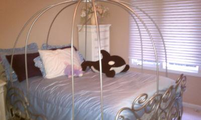 Move a DISNEY CARRIAGE PRINCESS FULL CANOPY BED FRAME to ...