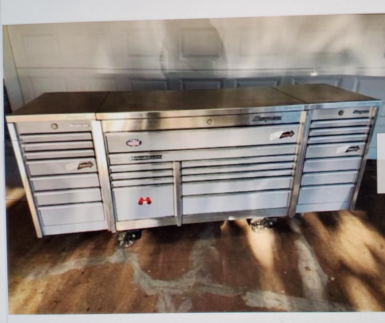 Transport My Snapon Tool Box with wheels to Naples uShip