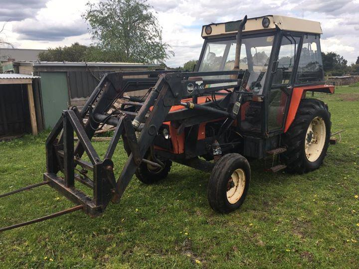 Ship a Zetor 5211 with Front end loader/super spreader to Esk uShip