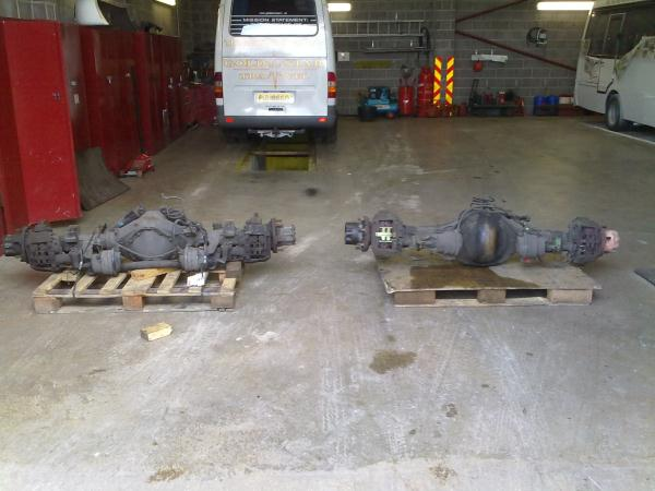 Cost to Ship a MERCEDES VARIO (MIDI COACH) COMPLETE REAR AXLE to ...